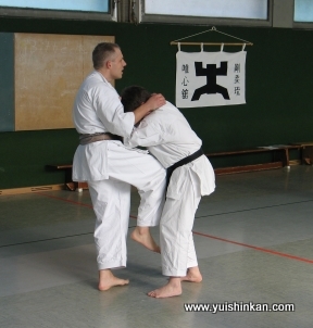 Nähe suchen bei der Selbstverteidigung